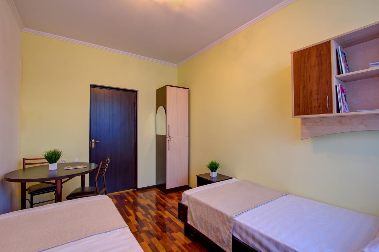 Centre Hostel Bishkek Luaran gambar