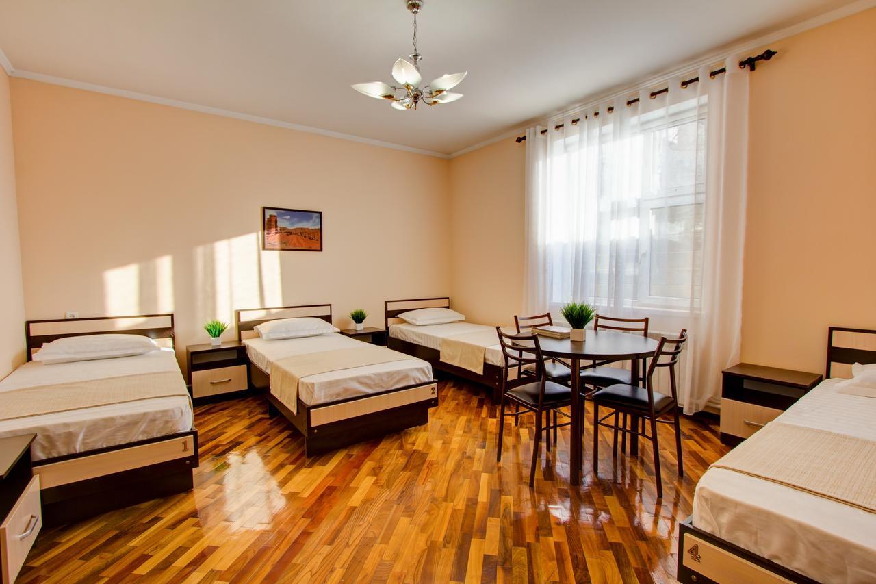 Centre Hostel Bishkek Luaran gambar